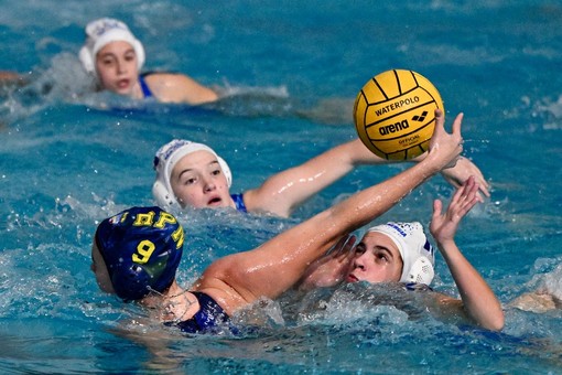 PALLANUOTO/A1F: BOGLIASCO LOTTA, RAPALLO VINCE