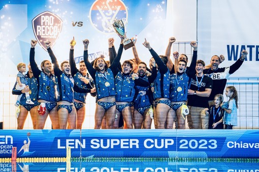 PALLANUOTO La Pro Recco fa il Grande Slam: Vasas battuto 18-10 e nona Supercoppa Europea