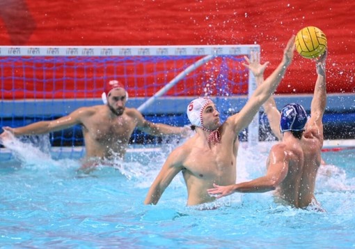 PALLANUOTO L'Iren Quinto 'tiene' anche con la Pro Recco, che vince 14-10