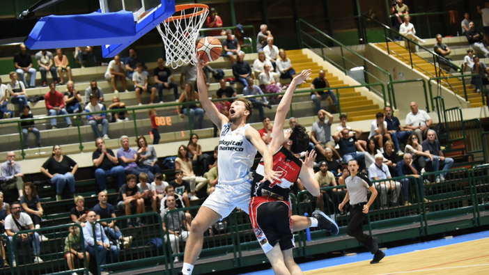 BASKET / SCONFITTA CASALINGA PER SESTRI IN SERIE B, RIMONTA NON RIUSCITA CONTRO LUCCA