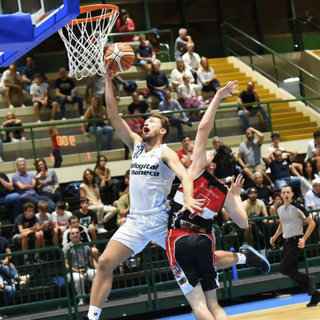 BASKET / SCONFITTA CASALINGA PER SESTRI IN SERIE B, RIMONTA NON RIUSCITA CONTRO LUCCA