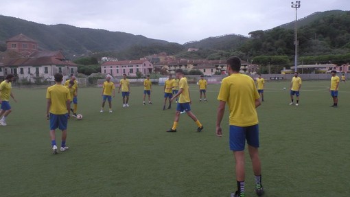 Calcio - A Levanto si parte con un derby provinciale