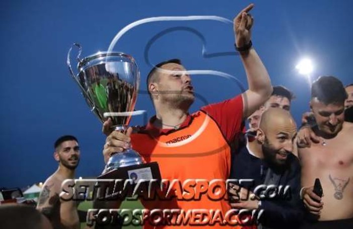 Davide con la Coppa Italia vinta con il Soccer Borghetto