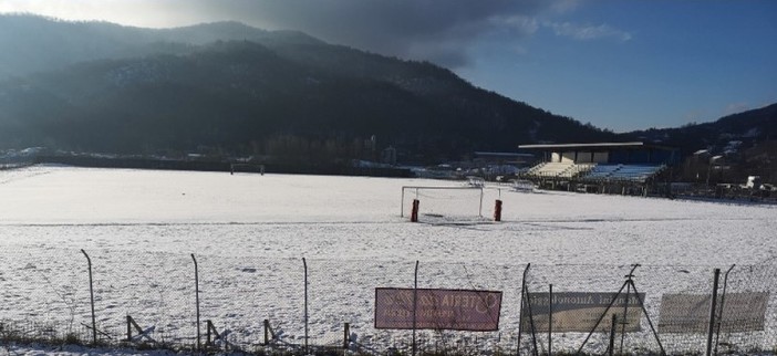 Il campo di Casella innevato