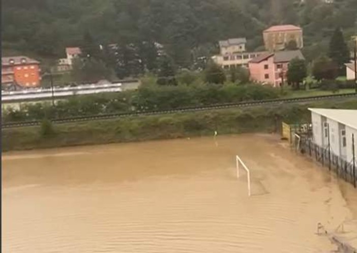 ALLERTA METEO IN VALLESTURA Allagato il campo Oliveri di Campo Ligure