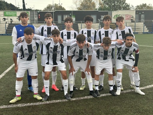 JUNIORES NAZIONALI | L'ALBENGA (IN 9) PIEGA LA LAVAGNESE (IN 10) IN UN MATCH TIRATO ALL'ULTIMO RESPIRO