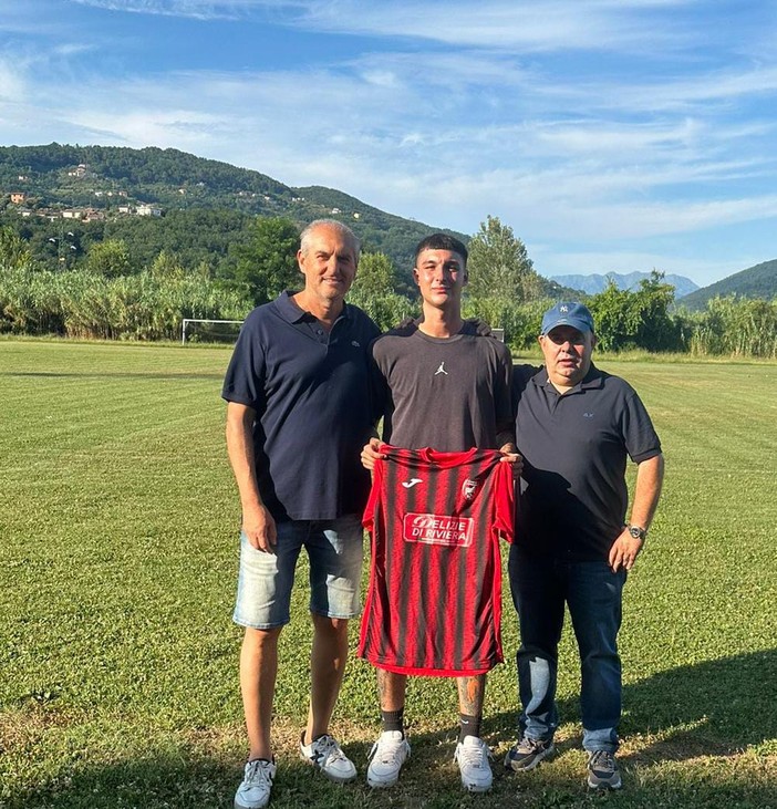 Calcio - Si rinforzano Ceparana e Intercomunale Beverino