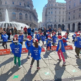 Cento giorni agli Europei &quot;Genova 2025. Studenti e società di Scherma in piazza De Ferrari con un flash mob